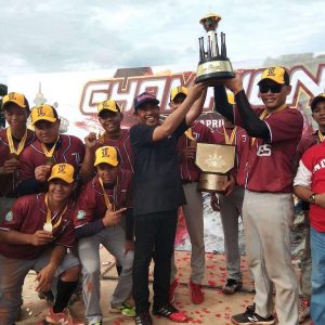 Tumbangkan Tim Cikar, Tim Lakidende Juara Turnamen Softball Gubernur Cup