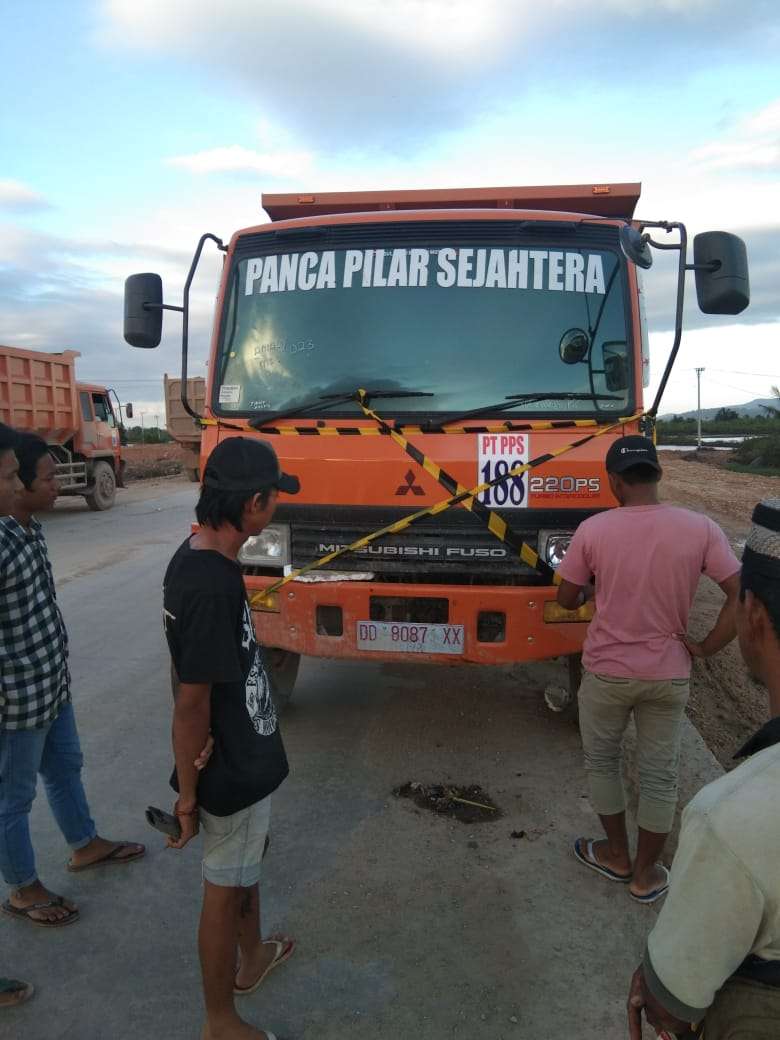 Belum Cukup Umur, Pengemudi Dump Truck PT PPS Lindas Pedagang Kepiting