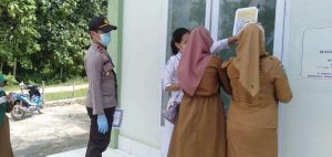 Bersama Pemerintah Kecamatan, Polsek Bondoala Putuskan Mata Rantai Penyebaran Covid-19