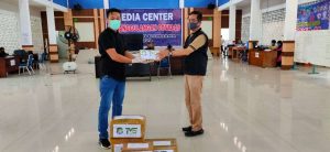 Dukung Pemkab Bombana Dalam Penanganan Covid-19, PT TMS Berikan Bantuan APD