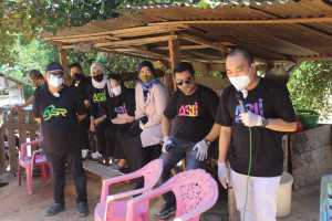 12 Jam, ASR dan ASLI Bagikan Sembako Hingga Kepelosok Kendari