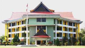 Dipimpin Dr. Zamrun, UHO Minim Prestasi