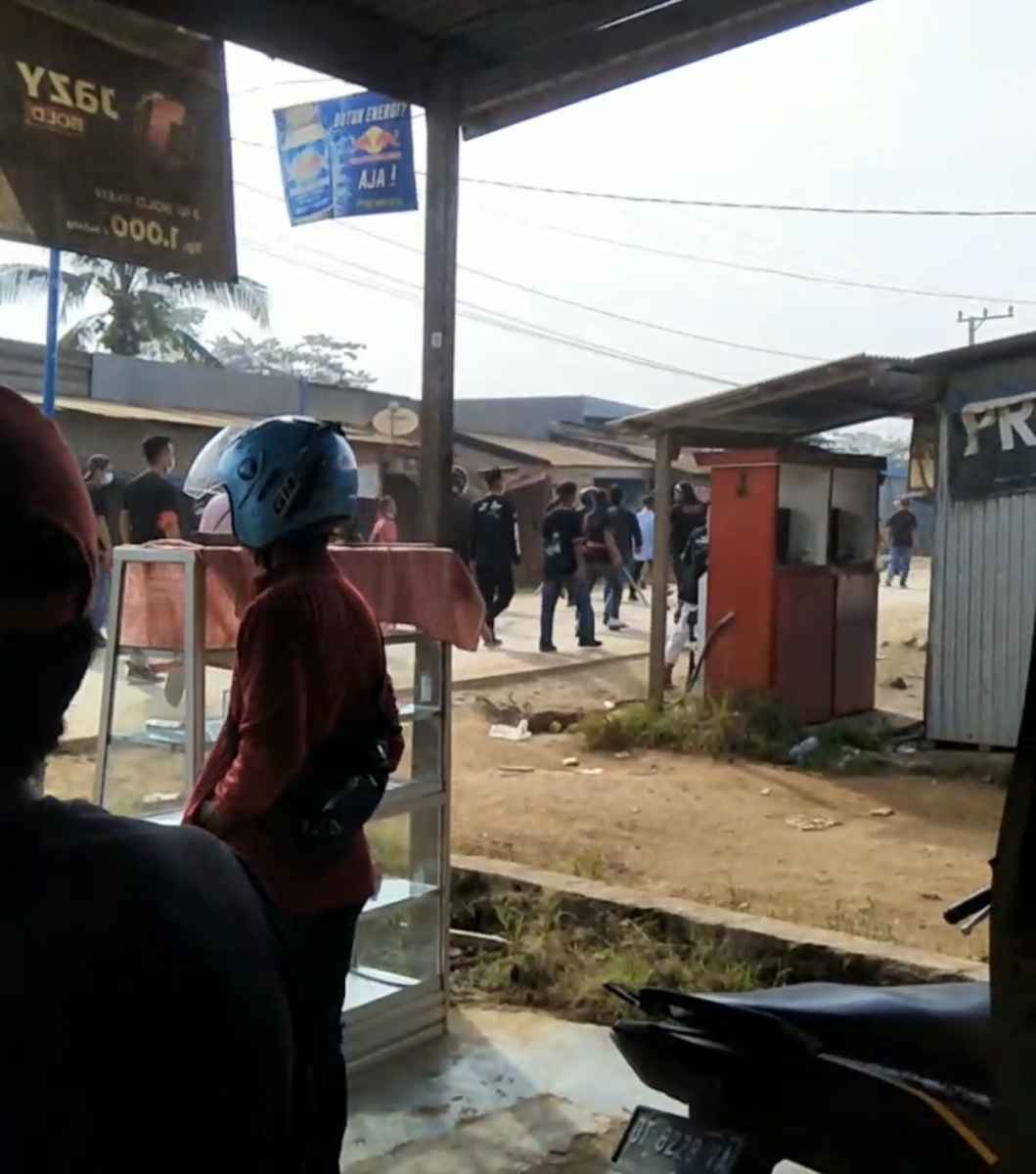 Curhatan Pedagang Di Kawasan PT VDNI, Ditengah Demo yang Berujung Ricuh
