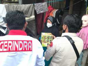 Bagi 120 Paket Takjil, PD Satria Sultra Sambangi Puluhan Rumah Pemulung