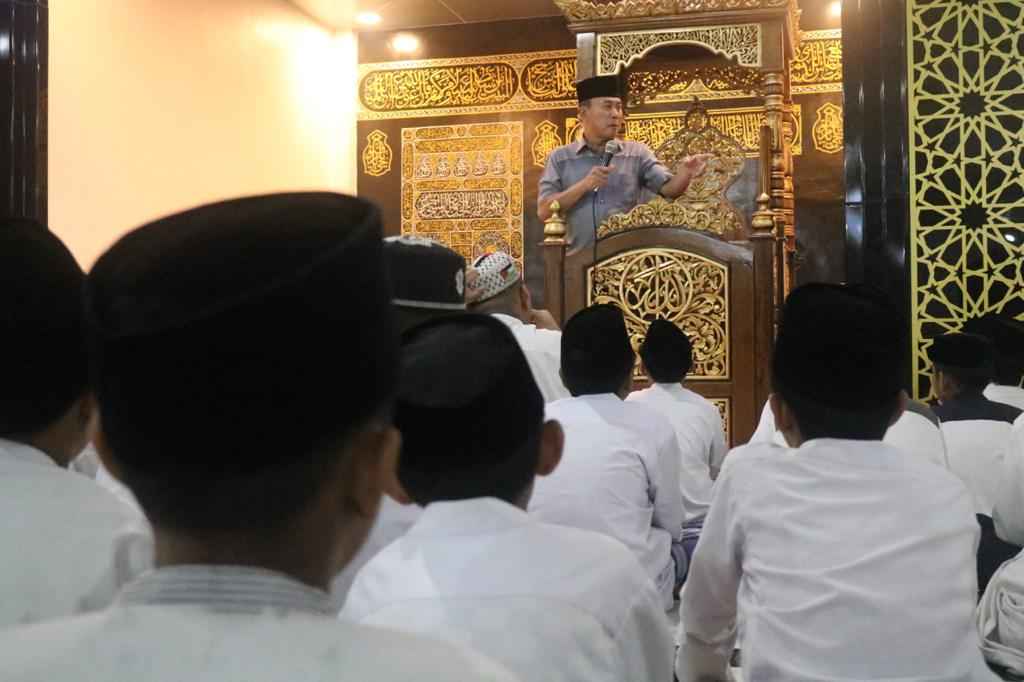 Khutbah Tarwih di Pesantren Tahfiz Quran, Mayjen TNI (Purn) Andi Sumangerukka Beri Kisi-kisi Jadi Tentara