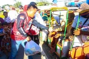 Senyum Lebar Ratusan Tukang Becak di Kendari Sambut Kehadiran ASR dan Gerindra