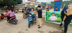 ASR Kolut Berbagi Takjil Bersama Emak-emak