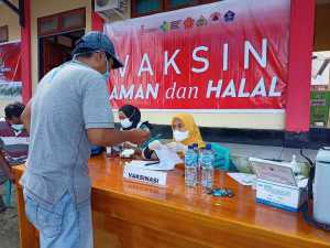Cegah Penyebaran Covid, Pemda Wakatobi Lakukan Vaksinasi Massal