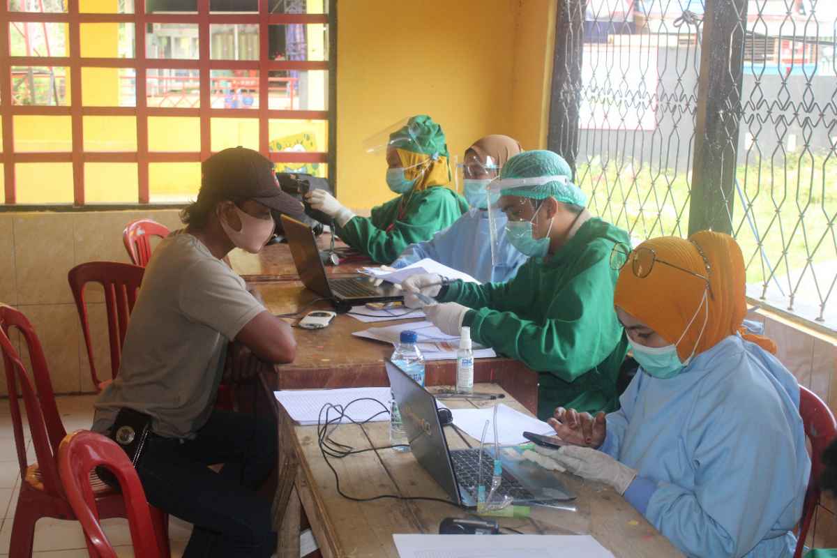Sukseskan Vaksin COvid-19, Puskesmas Rarowatu Utara Jemput Masyarakat dari Desa ke Desa