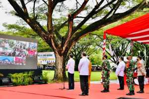 734 Masyarakat Bombana Divaksin Dihadapan Presiden Jokowi