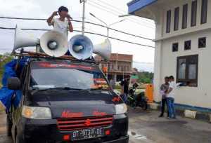 Tuding Saksi Pencabulan Tidak Sesuai, Aktivis Demo Saat Persidangan