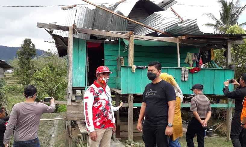 DPD Gerindra Bersama Pemda Koltim Sambangi Rumah Korban Puting Beliung