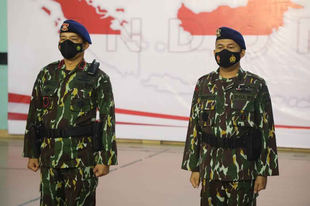 Dansat Brimob Sultra Pimpin Upacara Sertijab Wadansat dan Danden Gegana