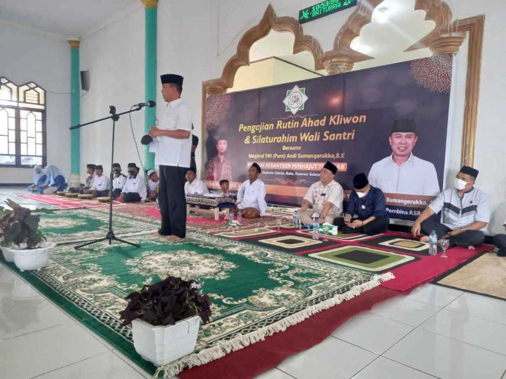 Hadiri Dzikir Bersama di Ponpes Minhajut Thullab, Andi Sumangerukka Berikan Bantuan Ambulace ASR Hadiri Dzikir Bersama di Ponpes Minhajut Thullab, Andi Sumangerukka Berikan Bantuan Ambulace ASR