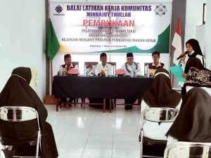 Kepala BLK Kendari Buka PBK Angkatan ke-5 di Komunitas Ponpes Minhajut Thullab
