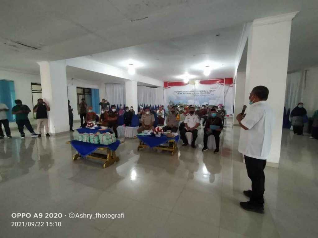 Kery Serahkan 571 Sertipikat Tanah di Dua Kecamatan Kery Serahkan 571 Sertipikat Tanah di Dua Kecamatan
