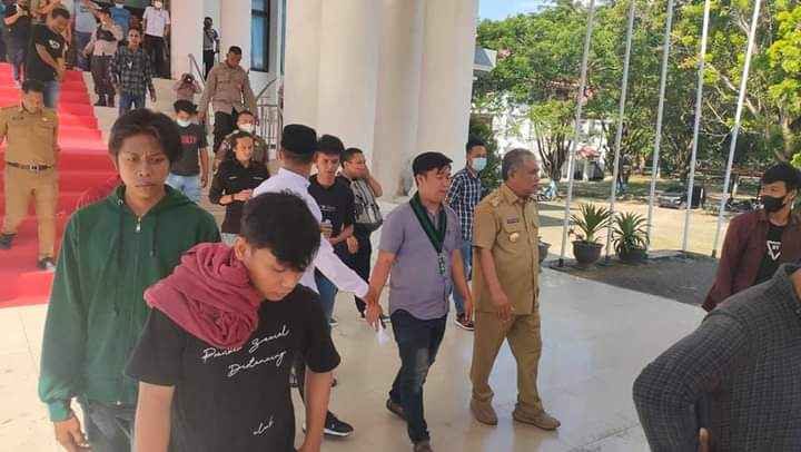 Bupati Konawe Bantah Tudingan Pelayanan Publiknya Lumpuh