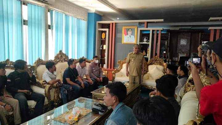 Bupati Konawe Bantah Tudingan Pelayanan Publiknya Lumpuh