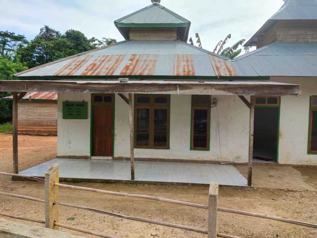 ASR Renovasi Mesjid dan Rumah Penjaga Mesjid di Tinanggea