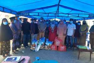 Peduli Warga Terdampak Banjir, Bupati Bombana Salurkan Ratusan Paket Sembako 