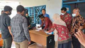Bupati Serahkan Bantuan Nelayan: Ini Untuk Membangkitkan Jiwa Bahari Masyarakat Konkep
