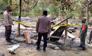 Diduga Punya Ilmu Parakang, Rumah Pasutri di Konsel Dibakar Warga
