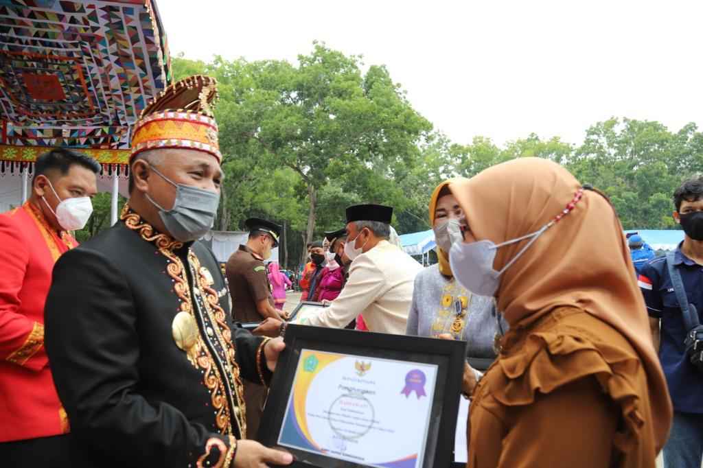 Kado Spesial KSK, Di HUT Konawe ke 62. Konawe Gemilang Untuk Masa Depan Sultra Kado Spesial KSK, Di HUT Konawe ke 62. Konawe Gemilang Untuk Masa Depan Sultra