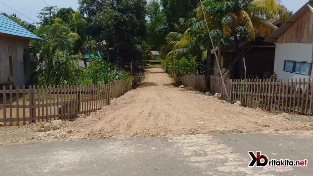 Sempat Tertunda Akibat Kendala Cuaca, Pengerjaan Jalan Padat Karya Desa Palingi Barat Dipastikan Telah Selesai