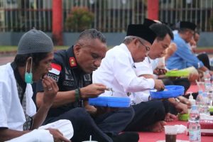 Kanwil Kemenkumham Sultra Buka Puasa Bersama WBP, Nasi Ompreng Jadi Menu Favorit
