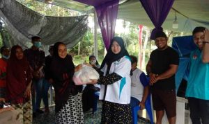 Tumbuhkan Cinta Kasih di Bulan Ramadhan, DPD KNPI Sultra Bagikan Ratusan Paket Sembako