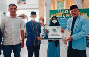 Program Sedekah Al Qur'an, Dompet Dhuafa Sultra Salurkan 50 Paket Al-Qur'an Untuk Masjid di Kota Kendari