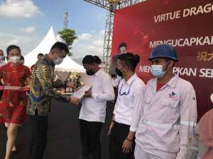 Hari Buruh Internasional, PT. VDNIP Berikan Penghargaan Kepada Ratusan Karyawan Terbaiknya