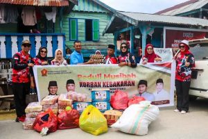 Bantu Korban Kebakaran di Bungkutoko, DPC Gerindra Kendari Salurkan Paket Sembako 