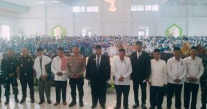 Lepas 931 Jamaah Calon Haji Sultra, Ali Mazi: Jika Sampai di Makkah Jangan Terlalu Banyak Gerakan Tambahan