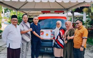 DPD Gerindra Sultra Serahkan Ambulance ke DPC Gerindra Wakatobi, Sekum: Mobil ini Gratis Untuk Masyarakat