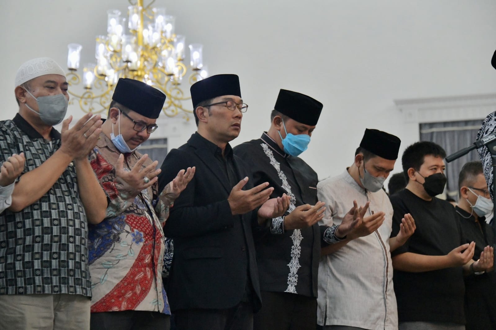 Keluarga Ridwan Kamil Gelar Takziah untuk Eril Ungkapan bela sungkawa mengalir dari sejumlah tokoh, pejabat, dan masyarakat