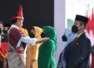 TP PKK Bombana Terima Penghargaan Presiden, Andi Nirwana: Ini Penghargaan, Saya Persembahkan Untuk Masyarakat Bombana