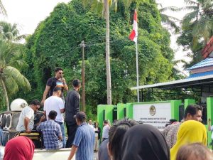 Aktifitas Tambang Pasir Meresahkan, Warga Numana Geruduk Kantor Balai Taman Nasional Wangi-wangi