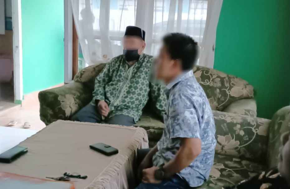 Oknum Guru Besar di UHO Sambangi Rumah Mahasiswi yang Dilecehkan, Minta Tarik Laporan dari Kantor Polisi