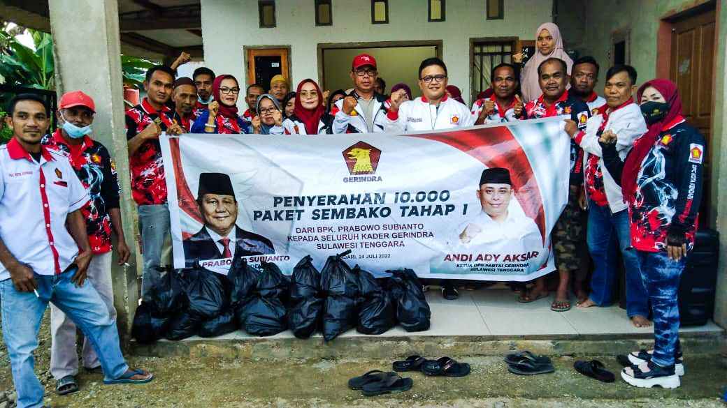 DPC Gerindra Kota Kendari Salurkan Ribuan Paket Sembako ke 11 Pengurus PAC
