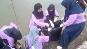 BTS Army Kendari Minta Pemkot Solialisasikan Pentingnya Membuang Sampah Pada Tempatnya 