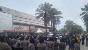 Ratusan Mahasiswa di Kendari Tolak Kenaikan Harga BBM