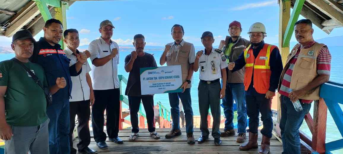 Bantu Nelayan, PT Antam UBPN Konut Perbaiki Tambat Labuh TPI Molawe