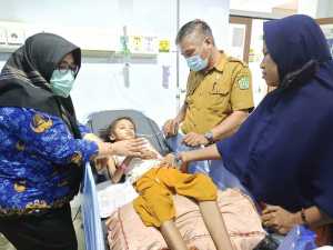 Pasien Gizi Buruk Asal Routa Terima Bantuan dari Dinsos Konawe