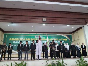 Salwiah dan 59 Orang Dilantik Menjadi Pengurus Daerah ICMI Sultra