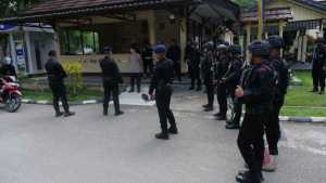 Antisipasi Serangan Teror, Polda Sultra Siapkan Brimob Bersenjata Lengkap di Pintu Masuk