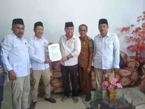 DPC Gerindra Konawe Serahkan SK Pergantian Unsur Pimpinan Dewan ke Ketua DPRD