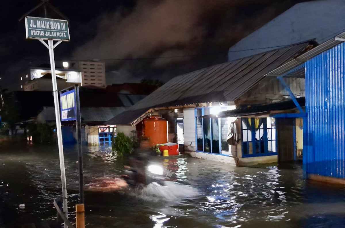 Intensitas Hujan Tinggi, Banjir “Bergerak” di Kendari