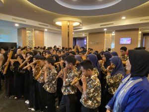 SMPN 56 Konsel Sambut Kedatangan Mendagri Tito Karnavian di Kendari