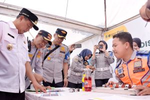 Wagub Uu Tinjau Arus Balik di Kadungora Garut